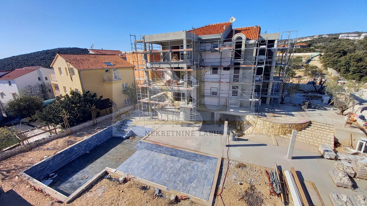 Apartma Naprodaj - SPLITSKO-DALMATINSKA  Marina