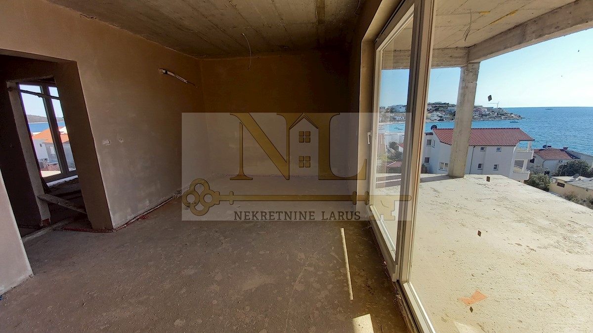 Apartma Naprodaj - SPLITSKO-DALMATINSKA  Marina