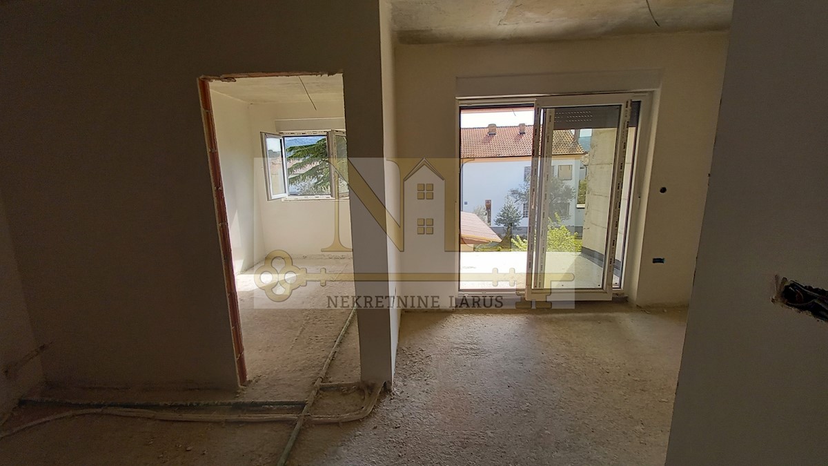 Apartment Zu verkaufen - SPLITSKO-DALMATINSKA  MARINA 