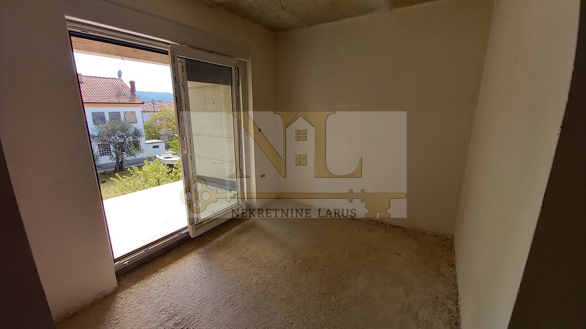 Apartment Zu verkaufen - SPLITSKO-DALMATINSKA  MARINA 