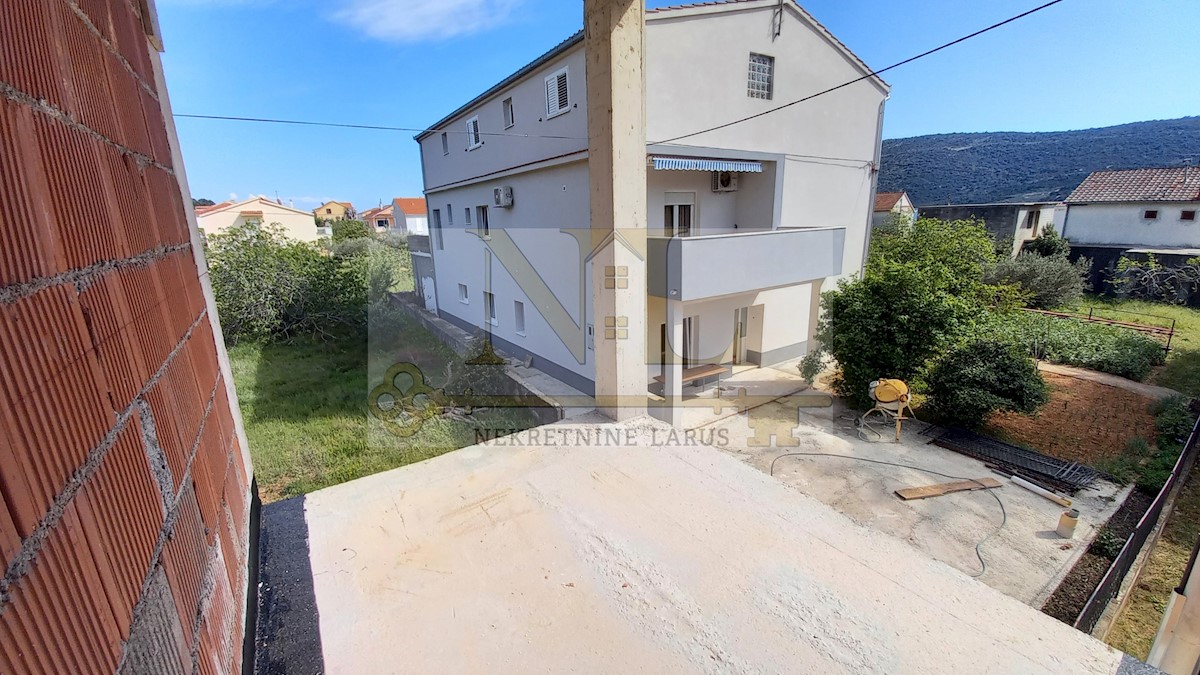 Apartment Zu verkaufen - SPLITSKO-DALMATINSKA  MARINA 