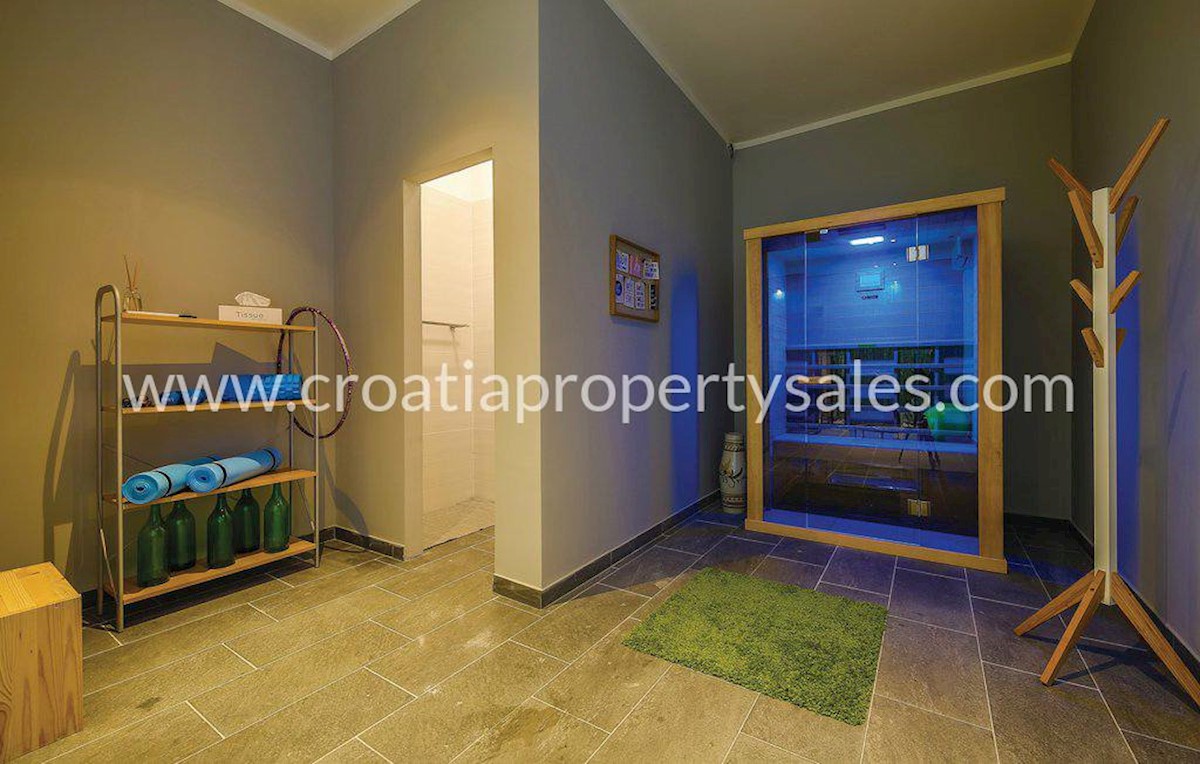 House For sale - SPLITSKO-DALMATINSKA  TROGIR 