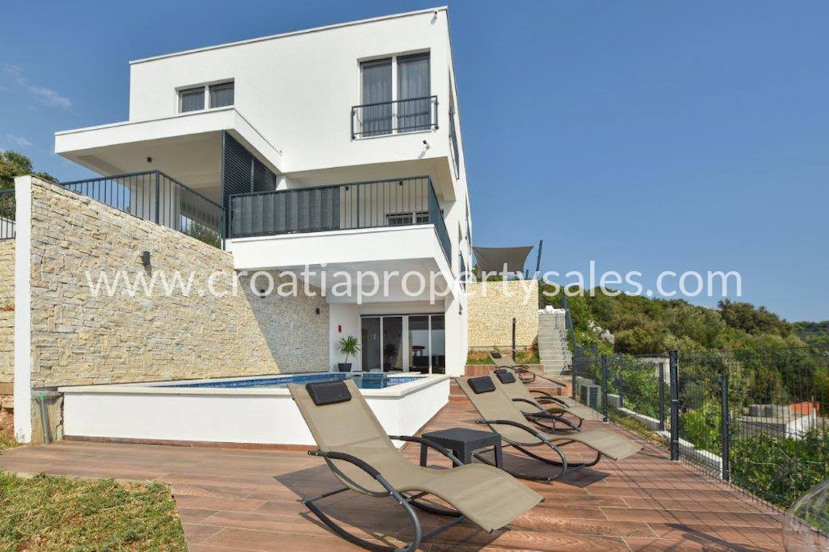 House For sale - SPLITSKO-DALMATINSKA  TROGIR 