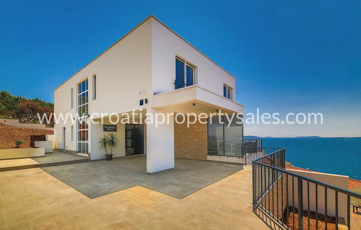 House For sale - SPLITSKO-DALMATINSKA  TROGIR 