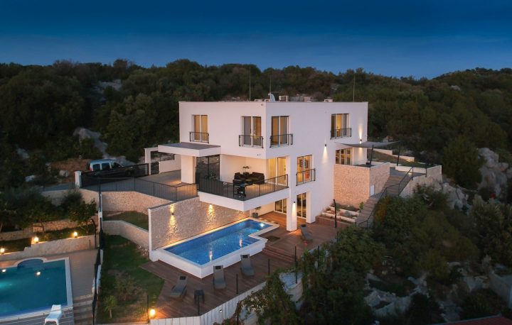 House for sale 252 m² – Arbanija