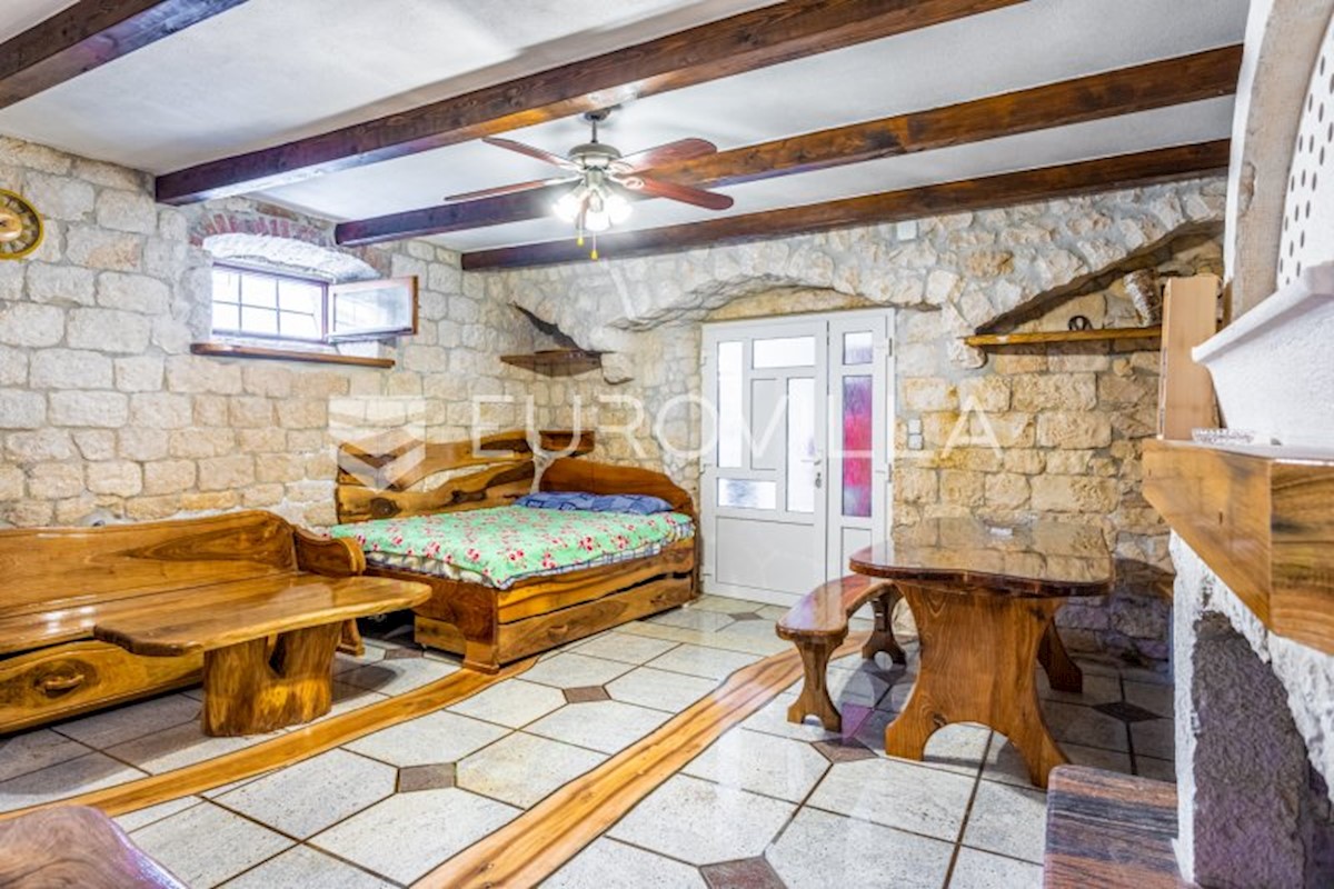 Casa In vendita - SPLITSKO-DALMATINSKA  TROGIR 