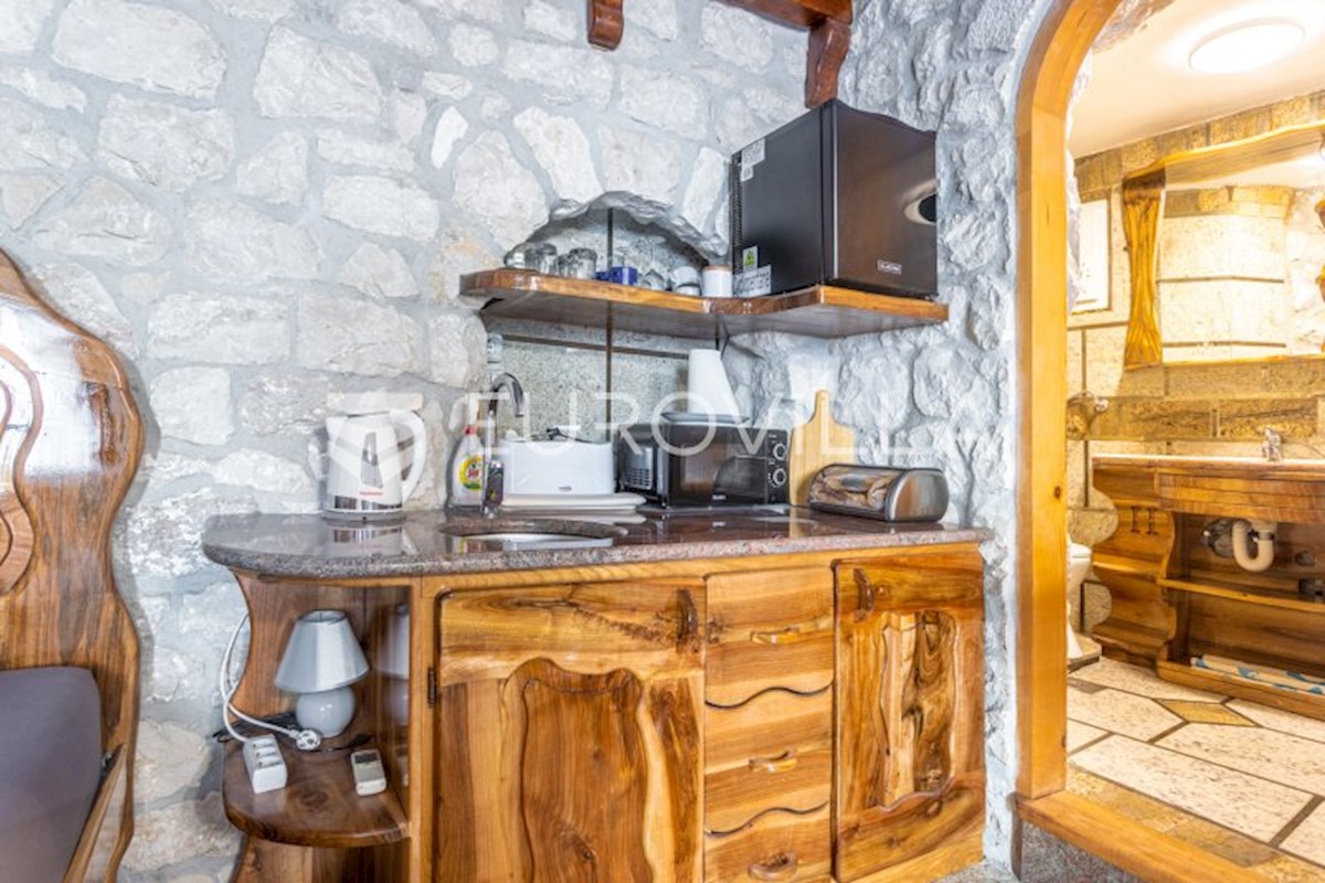 Casa In vendita - SPLITSKO-DALMATINSKA  TROGIR 