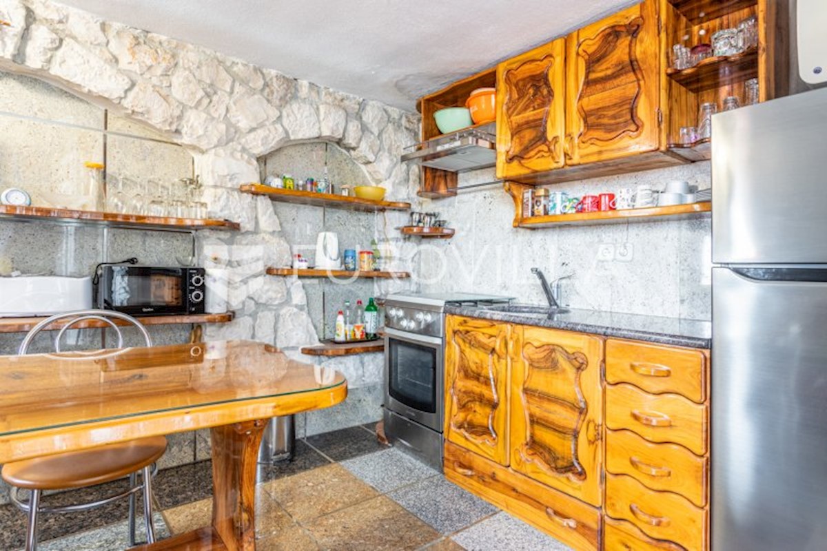 Casa In vendita - SPLITSKO-DALMATINSKA  TROGIR 