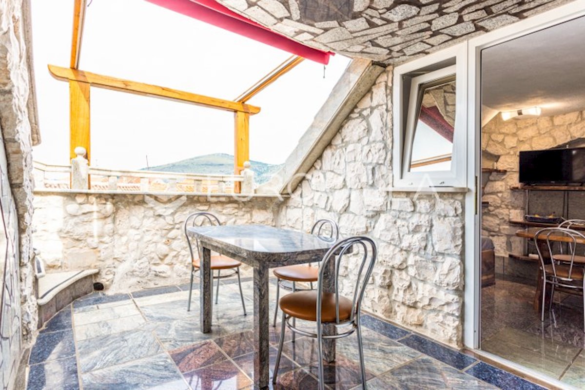 Casa In vendita - SPLITSKO-DALMATINSKA  TROGIR 