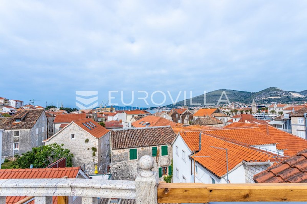 Casa In vendita - SPLITSKO-DALMATINSKA  TROGIR 