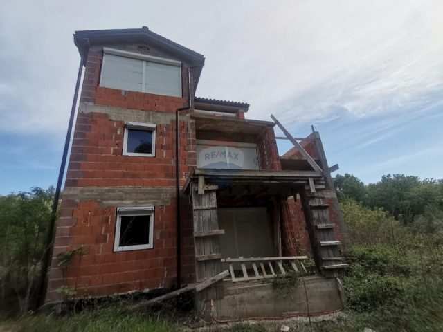 House for sale 180 m² – Hlapa