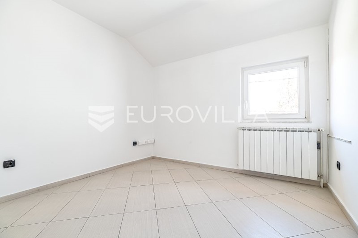 House For sale - ZAGREBAČKA  VELIKA GORICA 