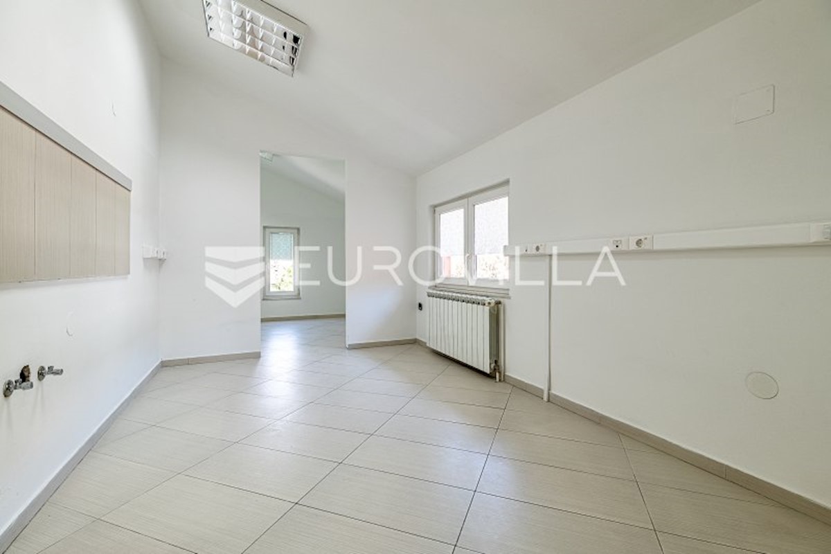 House For sale - ZAGREBAČKA  VELIKA GORICA 