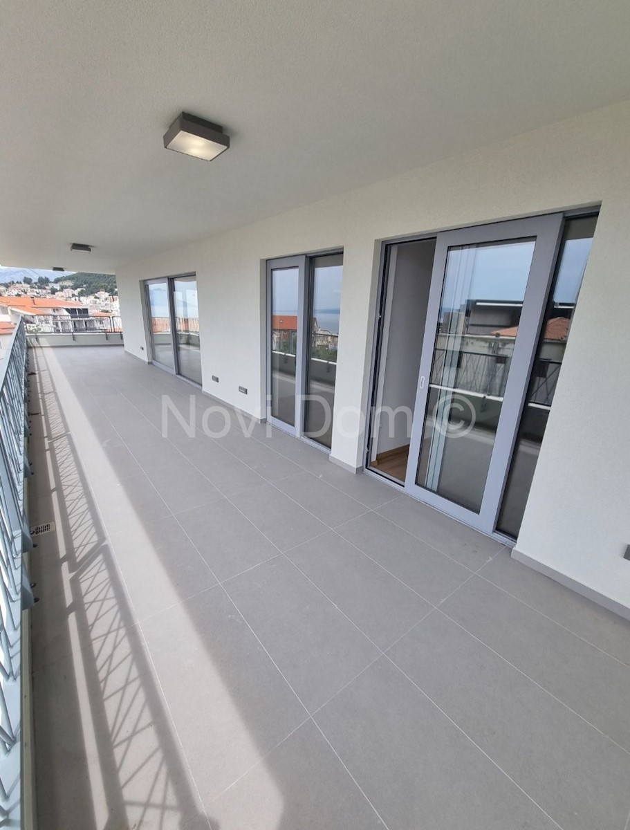 Apartment Zu verkaufen - SPLITSKO-DALMATINSKA  BAŠKA VODA 