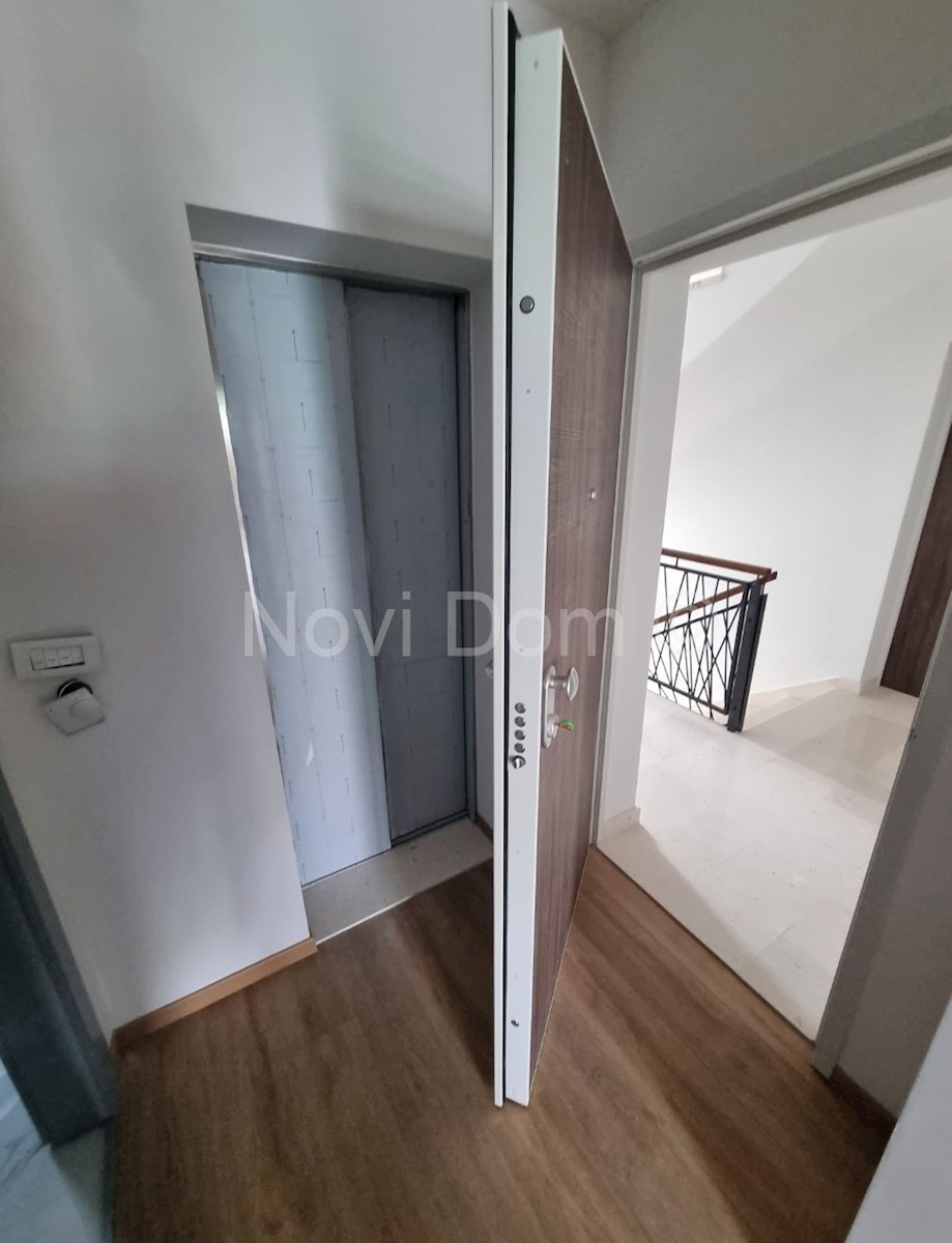 Apartment Zu verkaufen - SPLITSKO-DALMATINSKA  BAŠKA VODA 