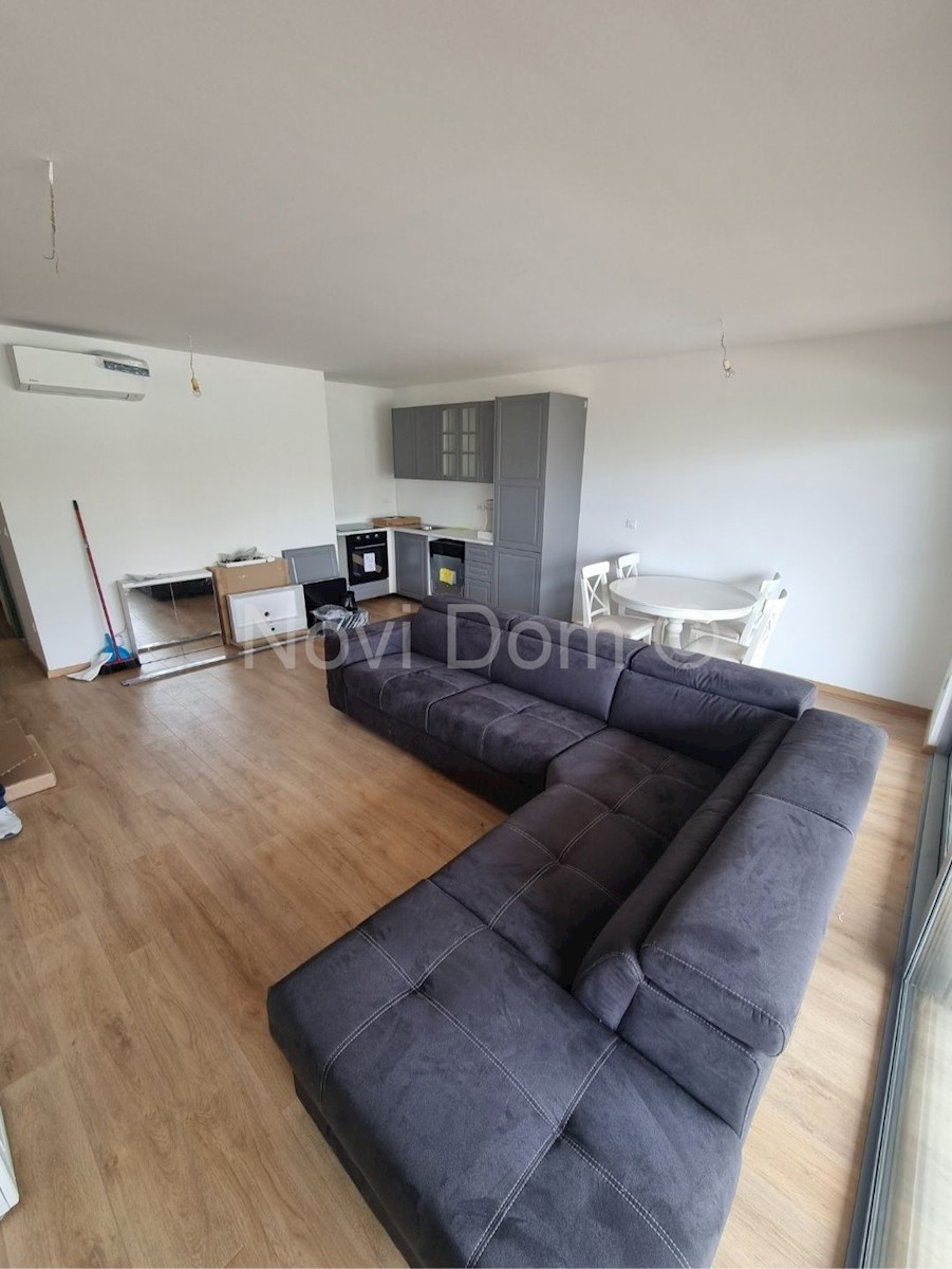 Apartment Zu verkaufen - SPLITSKO-DALMATINSKA  BAŠKA VODA 