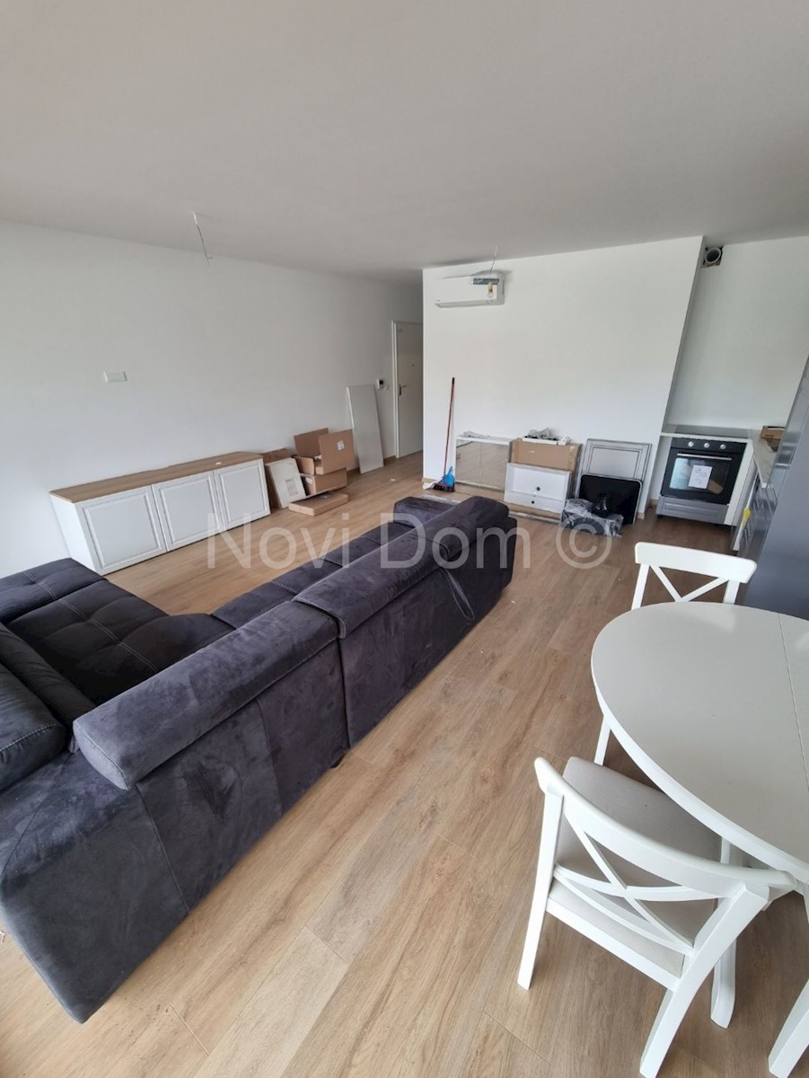 Apartment Zu verkaufen - SPLITSKO-DALMATINSKA  BAŠKA VODA 