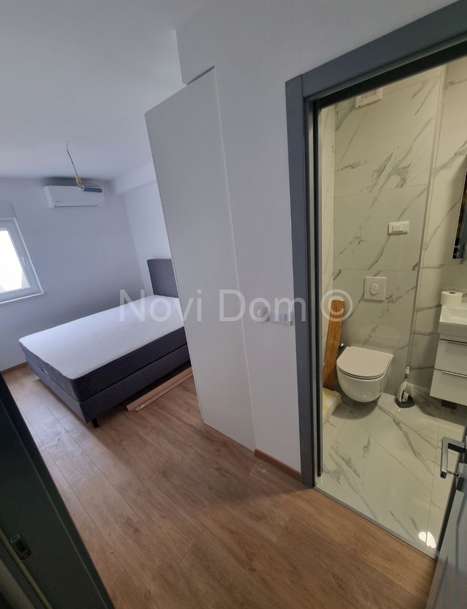 Apartment Zu verkaufen - SPLITSKO-DALMATINSKA  BAŠKA VODA 