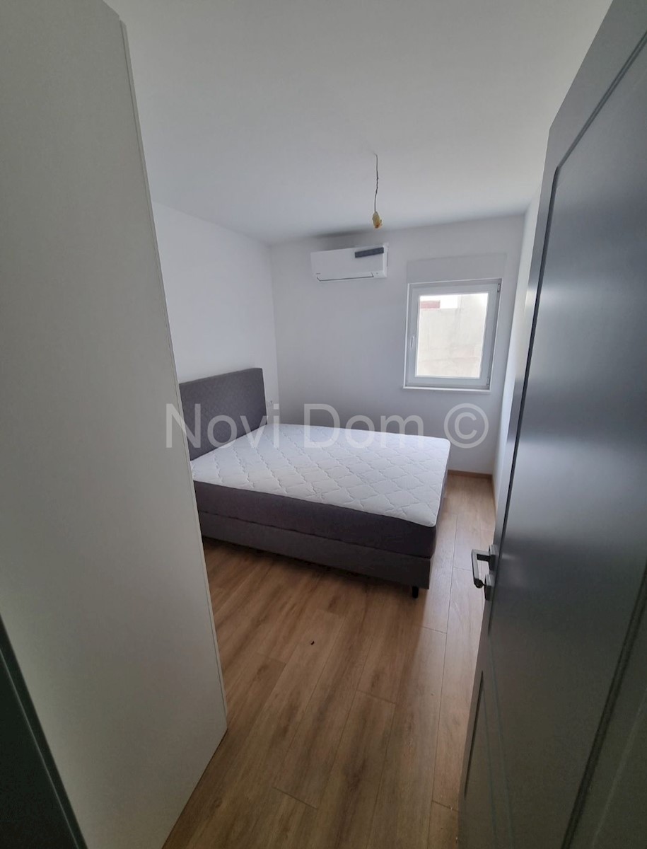 Apartment Zu verkaufen - SPLITSKO-DALMATINSKA  BAŠKA VODA 