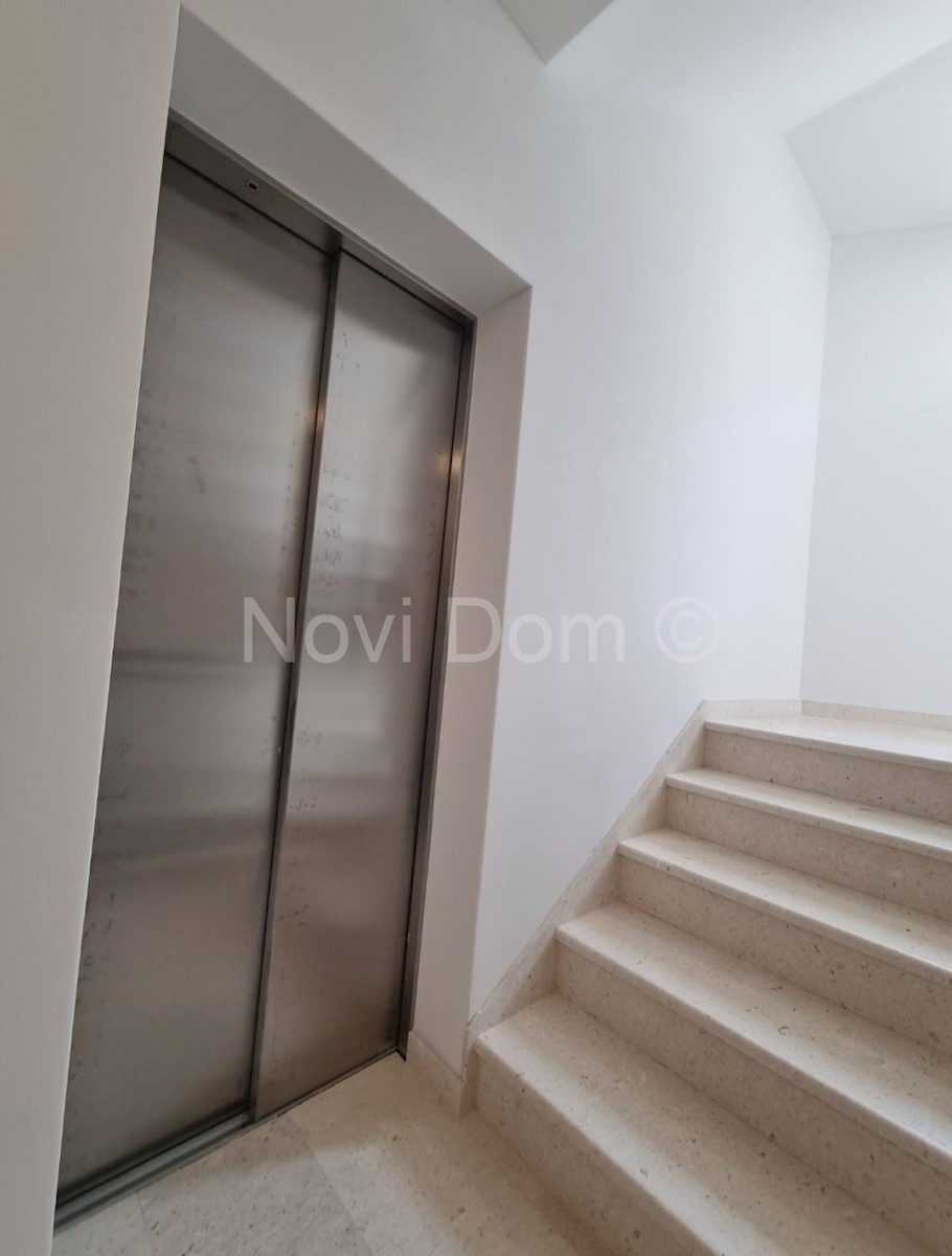 Apartment Zu verkaufen - SPLITSKO-DALMATINSKA  BAŠKA VODA 