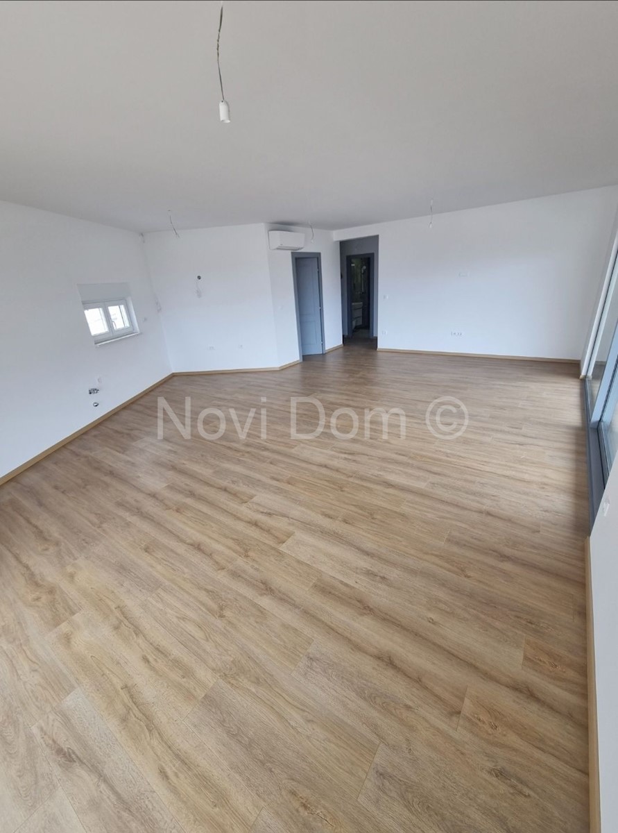 Apartment Zu verkaufen - SPLITSKO-DALMATINSKA  BAŠKA VODA 