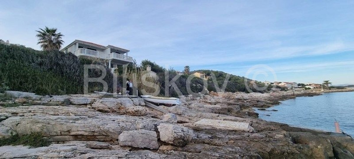 House For sale - SPLITSKO-DALMATINSKA  VIS 