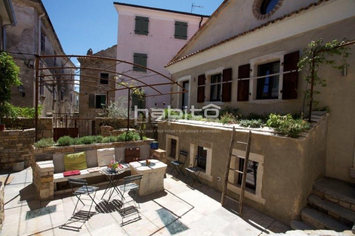 House For sale — Oprtalj
