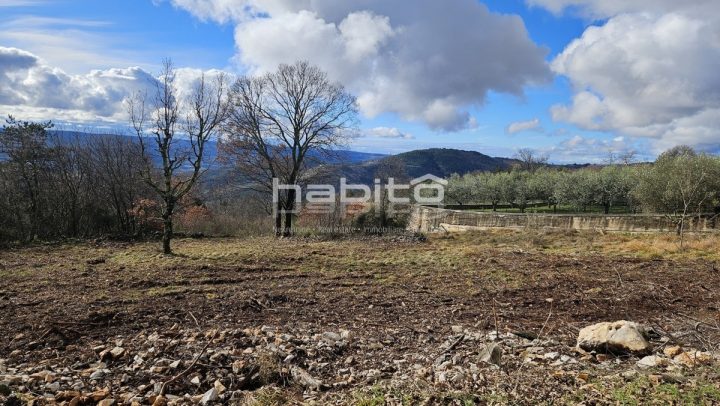 Parcela na predaj 993 m² – Zrenj