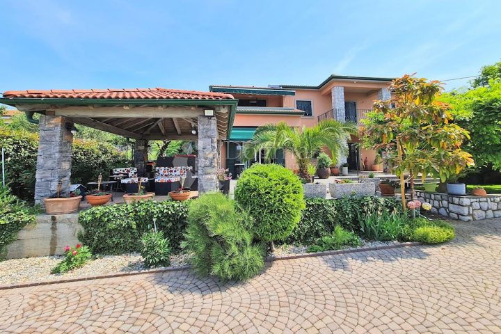 Haus zu verkaufen 200 m² – Doričići
