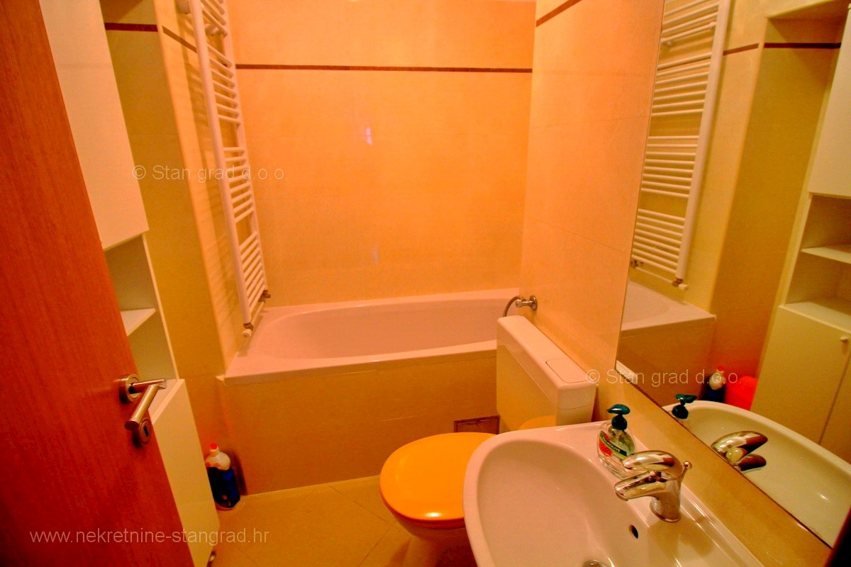 Apartma Na predaj - PRIMORSKO-GORANSKA  KRK 