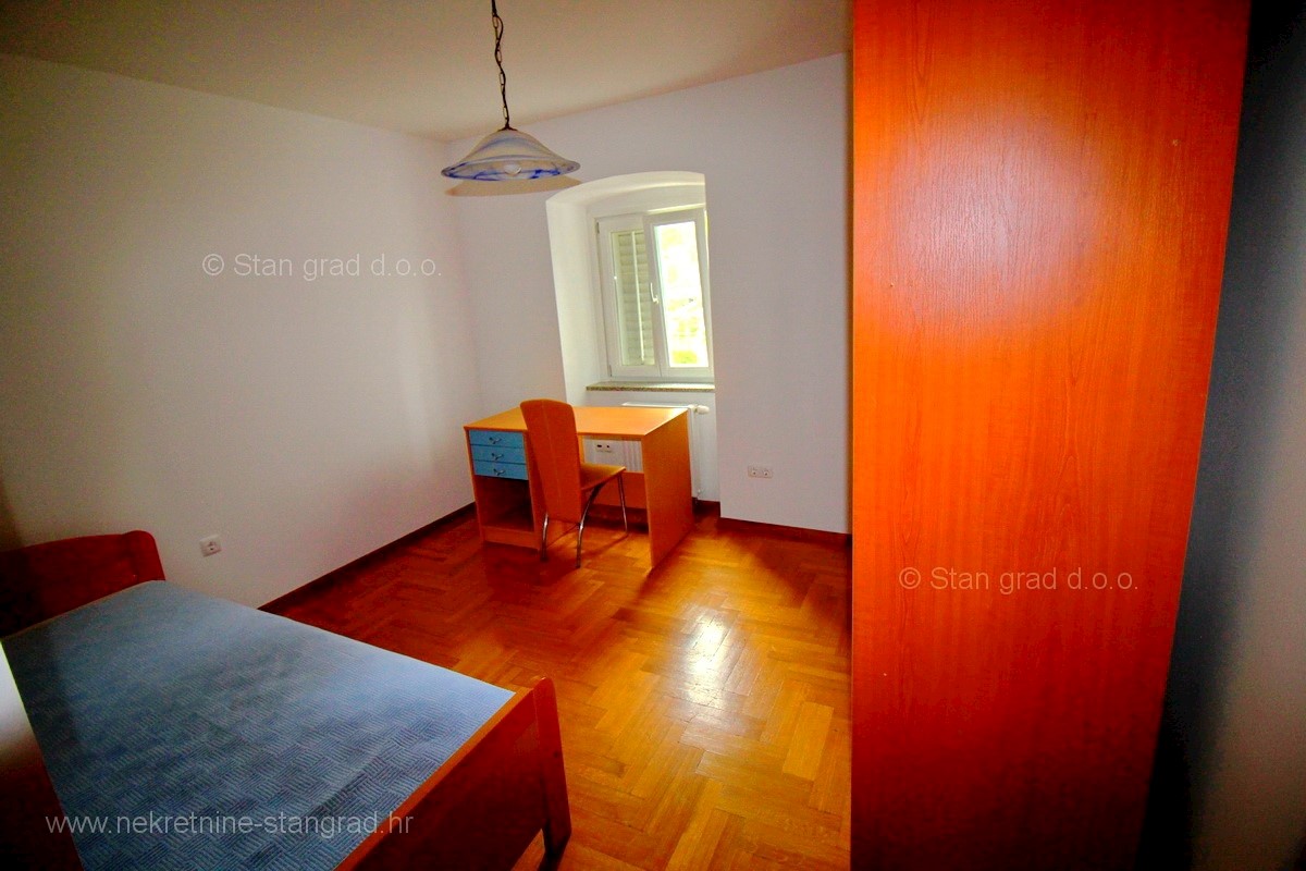 Apartma Na predaj - PRIMORSKO-GORANSKA  KRK 