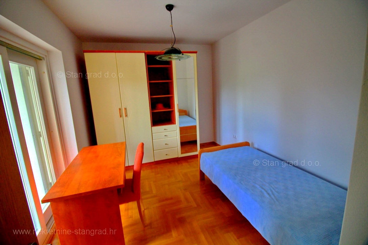 Apartma Na predaj - PRIMORSKO-GORANSKA  KRK 