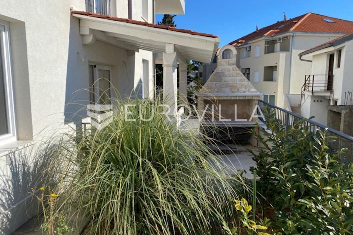 Apartment Zu verkaufen - SPLITSKO-DALMATINSKA  BRAČ 