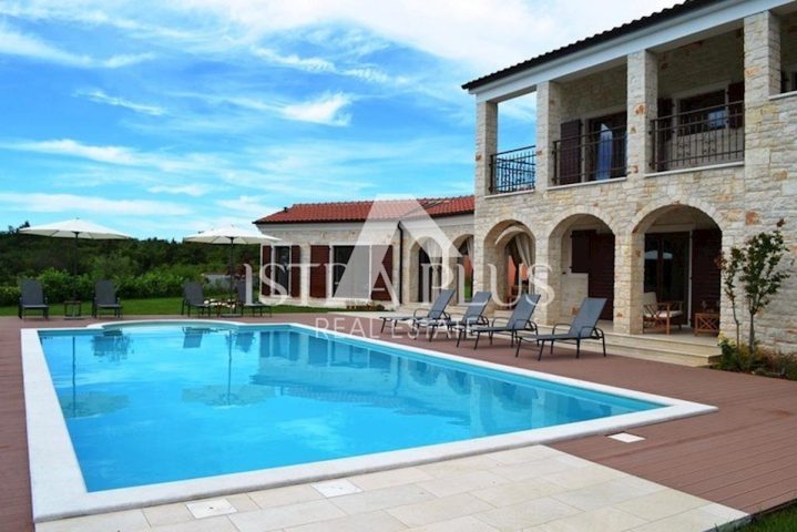 Haus zu verkaufen 238 m² – Sveti Lovreč Pazenatički