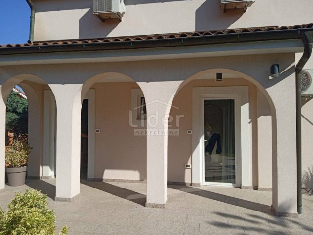 Haus zu verkaufen 403 m² – Mihotići