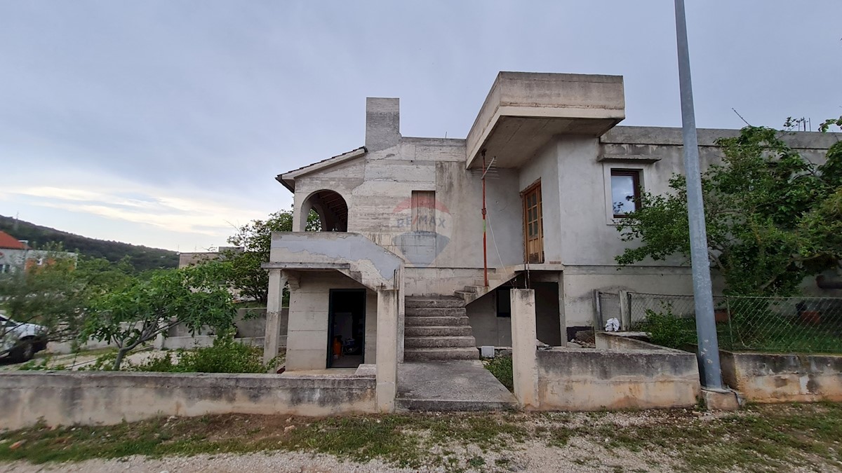 Haus Zu verkaufen - ŠIBENSKO-KNINSKA  ŠIBENIK 