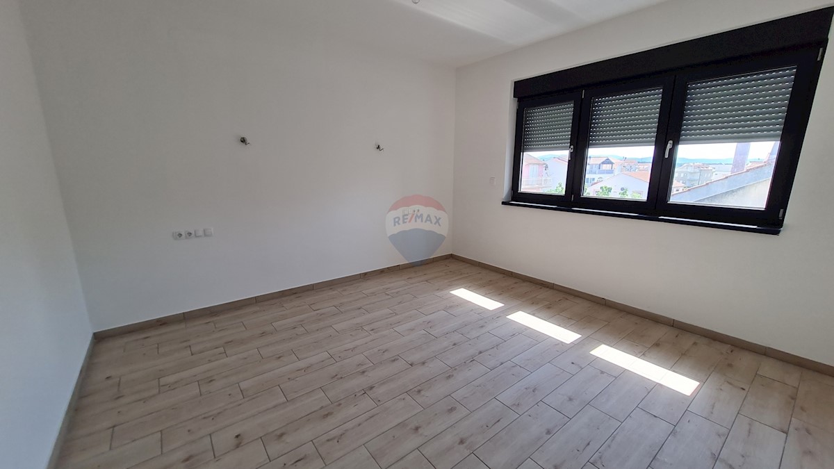 Flat For sale - ŠIBENSKO-KNINSKA  VODICE 