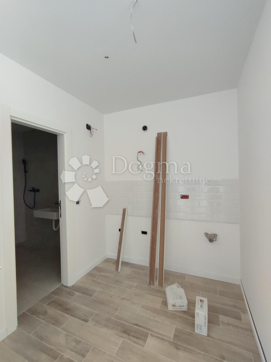 Flat For sale - PRIMORSKO-GORANSKA  CRIKVENICA 