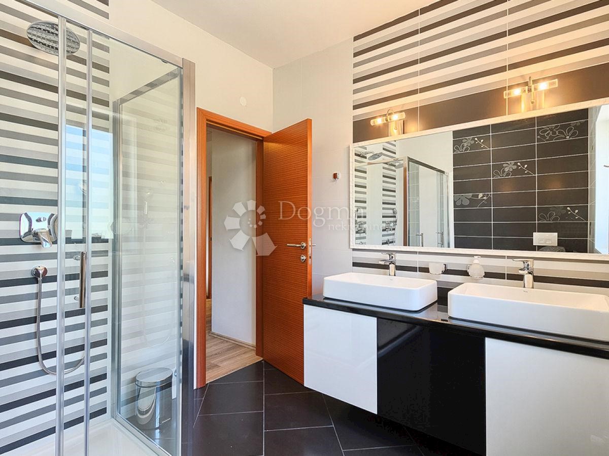 Casa In vendita - ISTARSKA  ROVINJ 