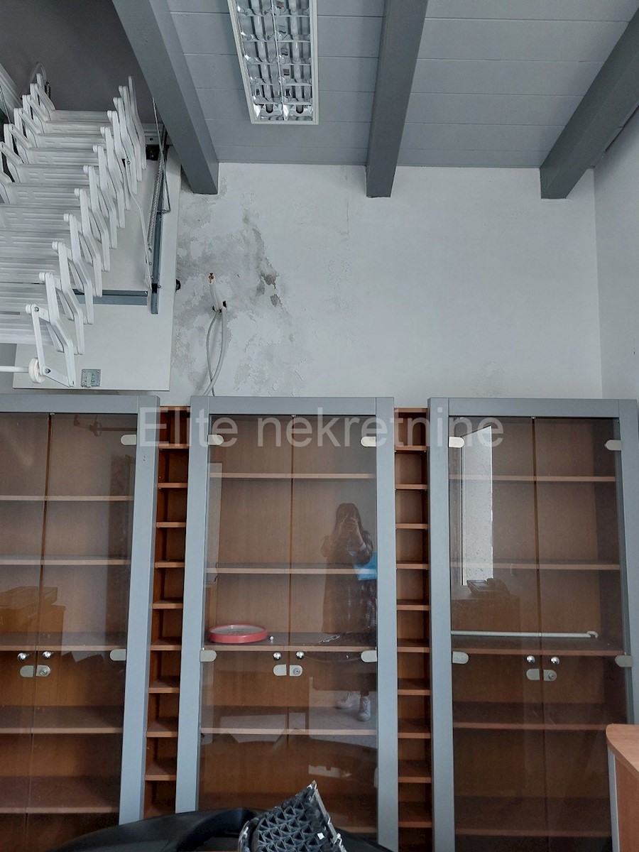 Business premises For rent - PRIMORSKO-GORANSKA  KOSTRENA 