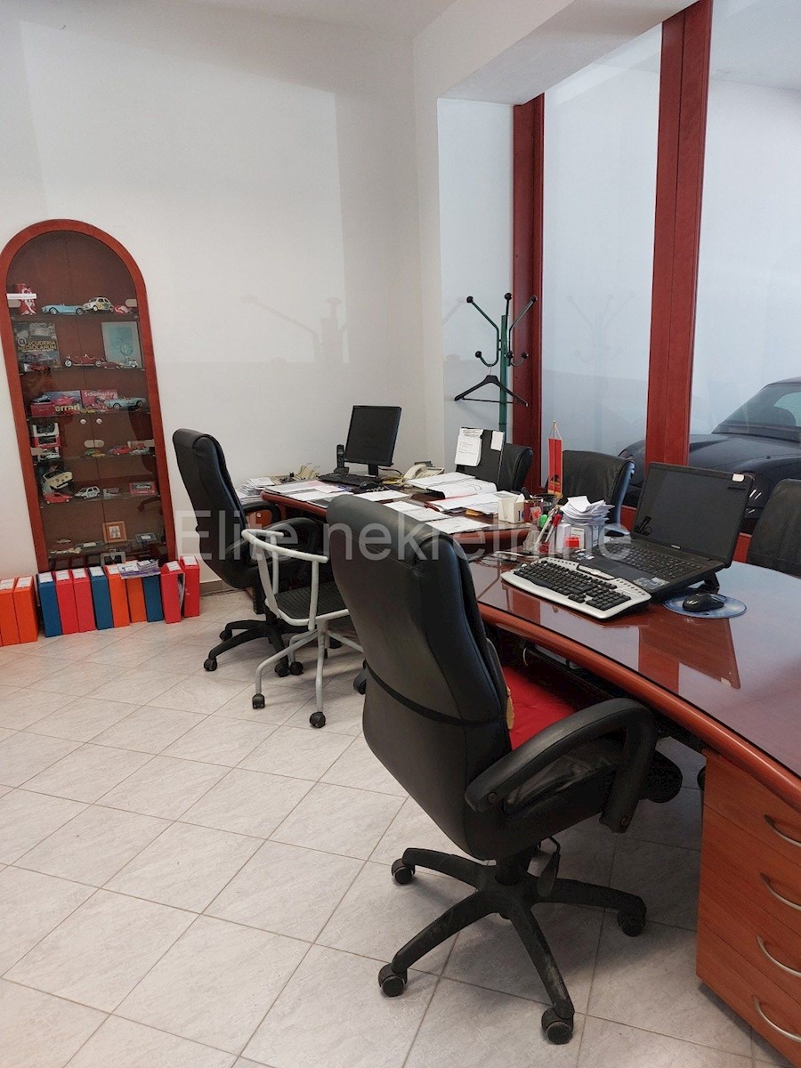 Business premises For rent - PRIMORSKO-GORANSKA  KOSTRENA 