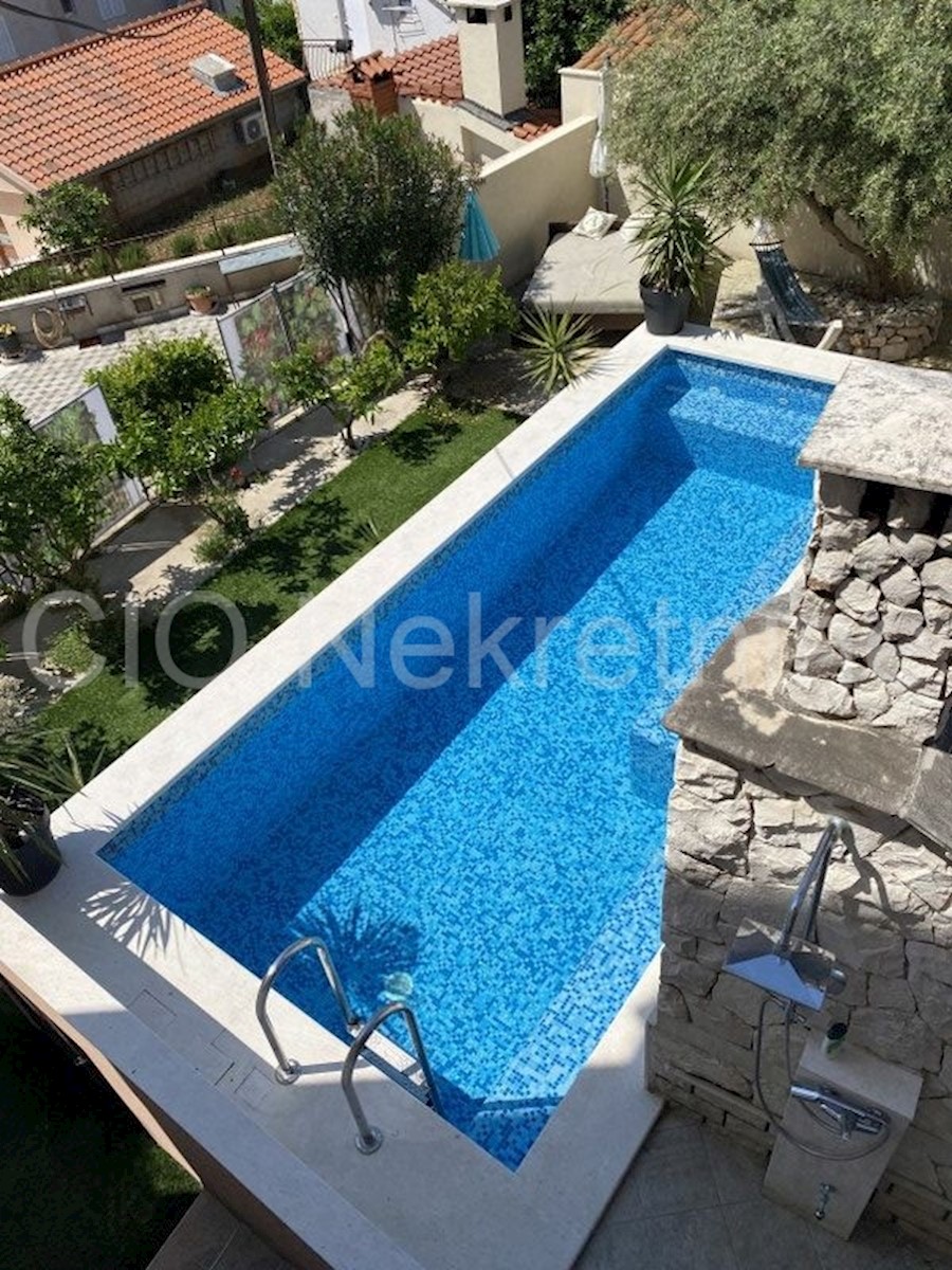 Casa In vendita - SPLITSKO-DALMATINSKA  ČIOVO 