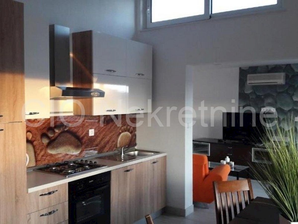 Casa In vendita - SPLITSKO-DALMATINSKA  ČIOVO 