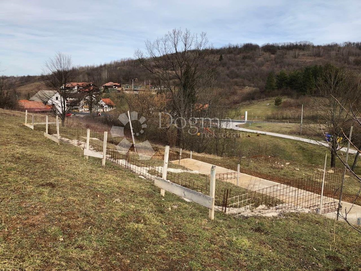 Land For sale - KARLOVAČKA  RAKOVICA 