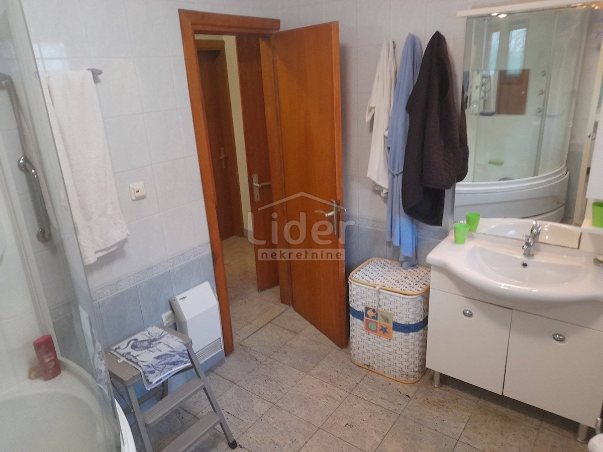 Apartma Na predaj - PRIMORSKO-GORANSKA  CRIKVENICA 
