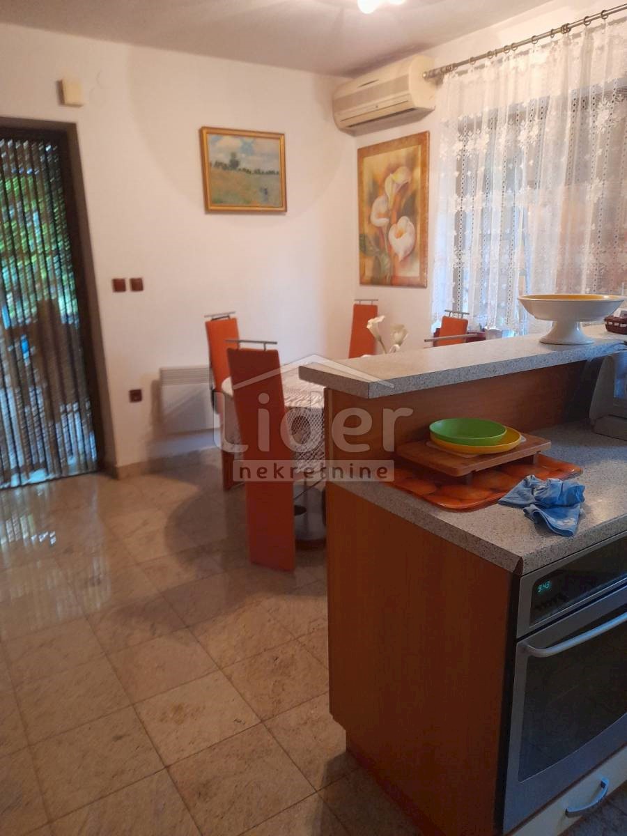 Apartma Na predaj - PRIMORSKO-GORANSKA  CRIKVENICA 
