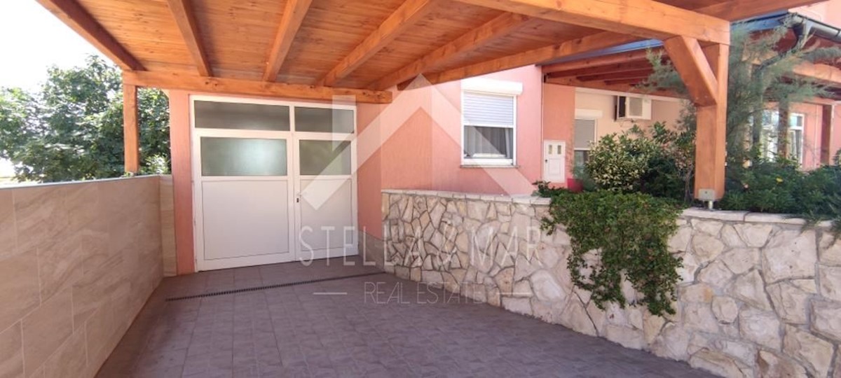 Maison À vendre - ZADARSKA  VIR 