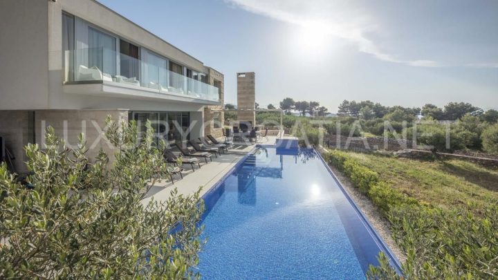 House for sale 290 m² – Brač