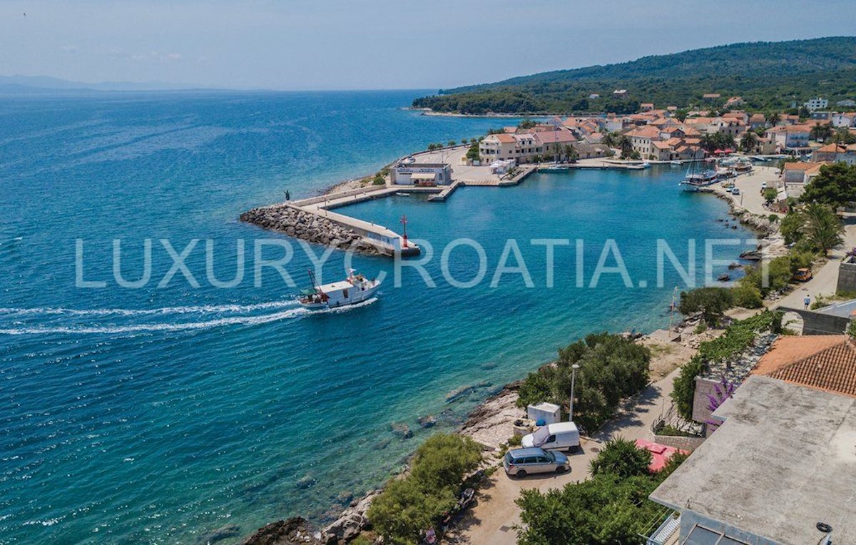 Land For sale - SPLITSKO-DALMATINSKA  HVAR 