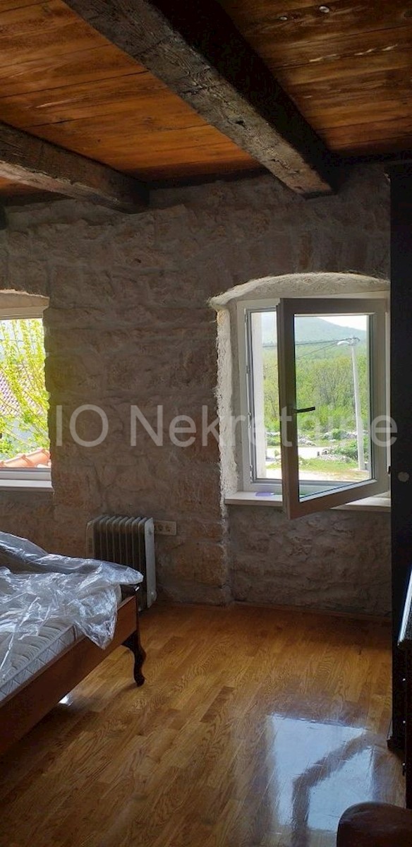 Dom Na sprzedaż - SPLITSKO-DALMATINSKA  LOVREĆ 